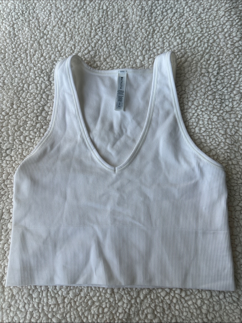 Athleta Aurora Ribbed Seamless V-
Neck tank Size S White NWOT